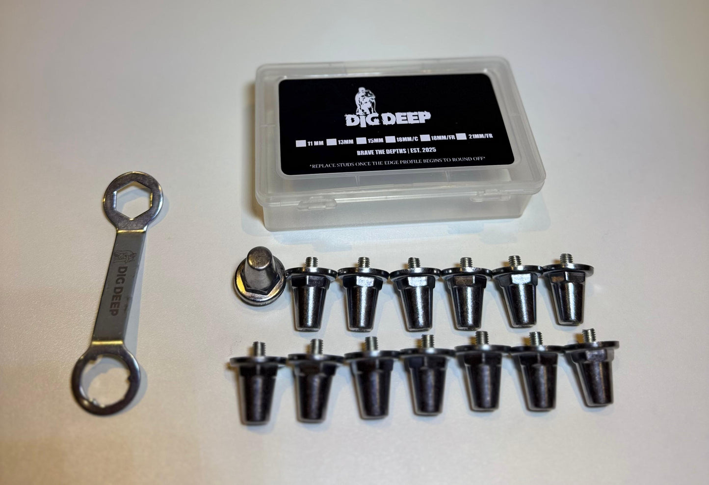 Dig Deep Tight 5 Studs - 18mm